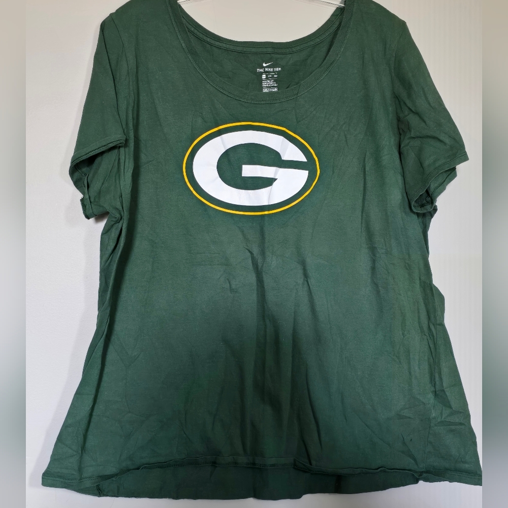Nike Greenbay Packers Women's Graphic Tee with Logo